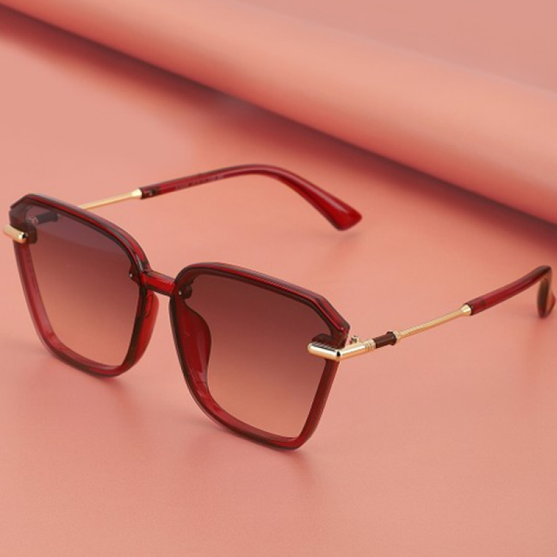 Women Brown Lens Sunglasses with UV Protected Lens